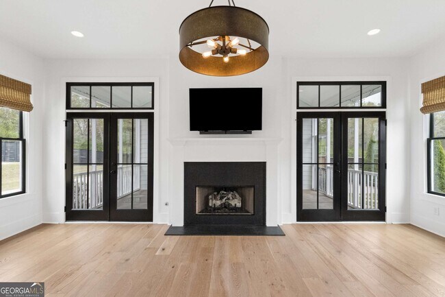 Building Photo - 98 Middle St