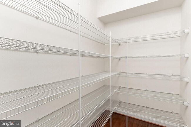 Building Photo - 15305 Sweetbay St