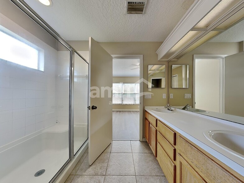 Building Photo - 29812 Morningmist Dr