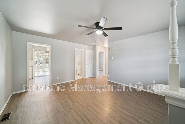 Building Photo - 5822 E 35th St