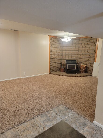 Primary Photo - 1346 E Rosa Cir