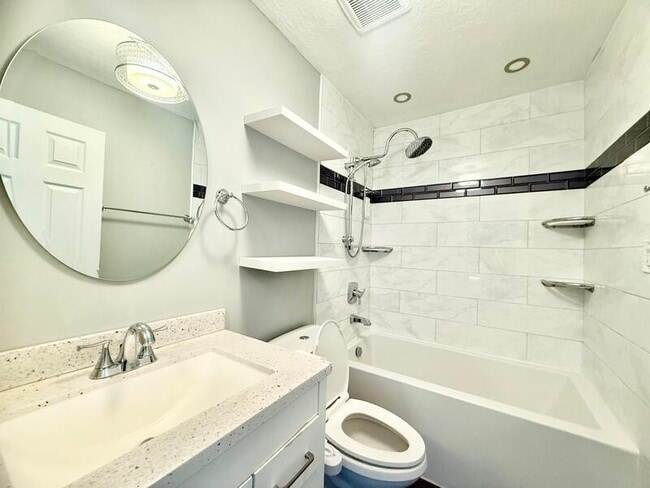 Building Photo - 1334 Sudbury Ave