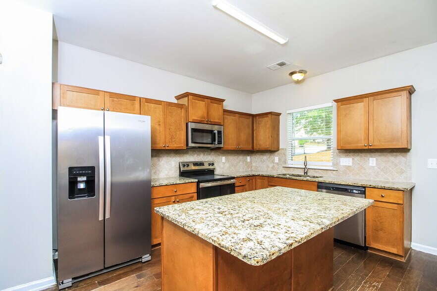 Building Photo - 289 Darbys Run Ct