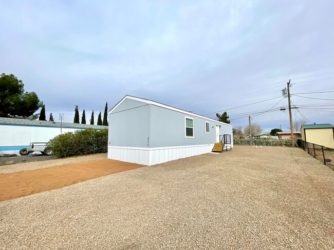 Primary Photo - Great 2 Bedroom, 2 Bathroom Home!