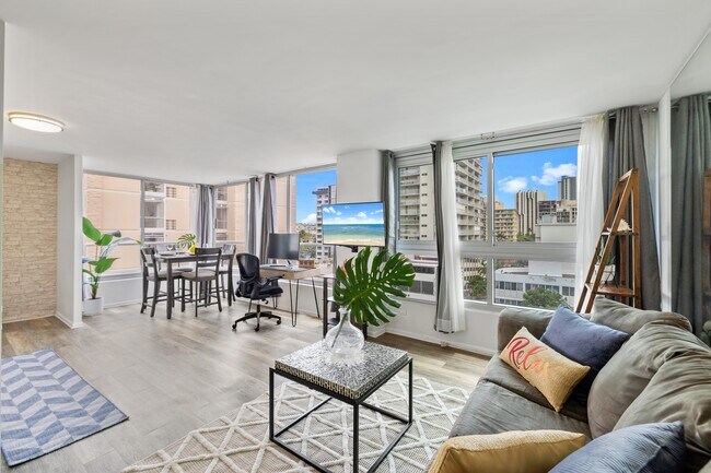 Building Photo - 2421 Tusitala St