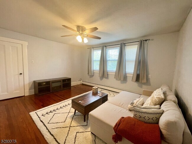 Building Photo - 255 Paterson Hamburg Turnpike