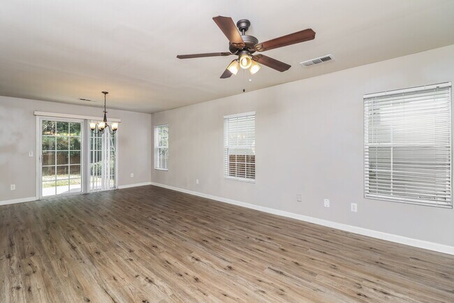 Building Photo - 305 Silver Spring St