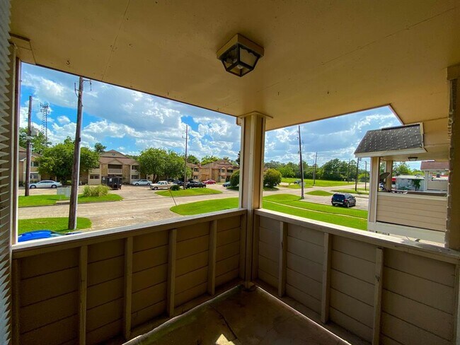 Building Photo - 1308 Brenda Ln