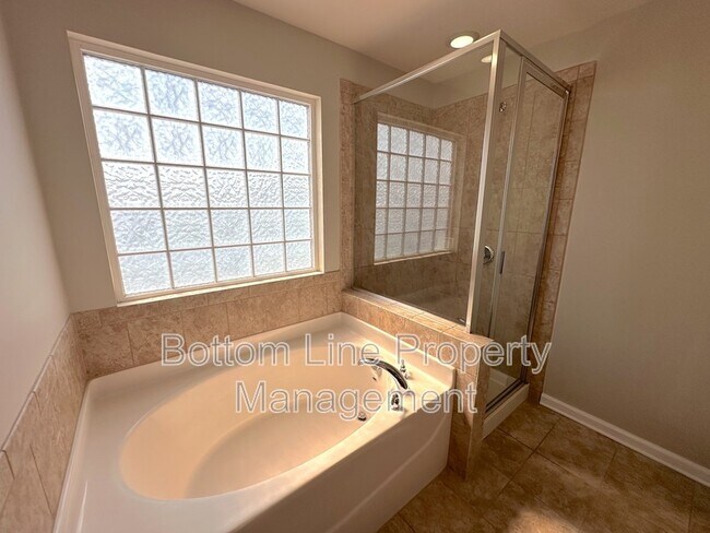 Building Photo - 137 Willow Valley Dr