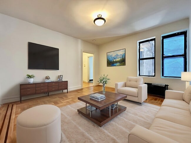 Primary Photo - 282 Cabrini Blvd