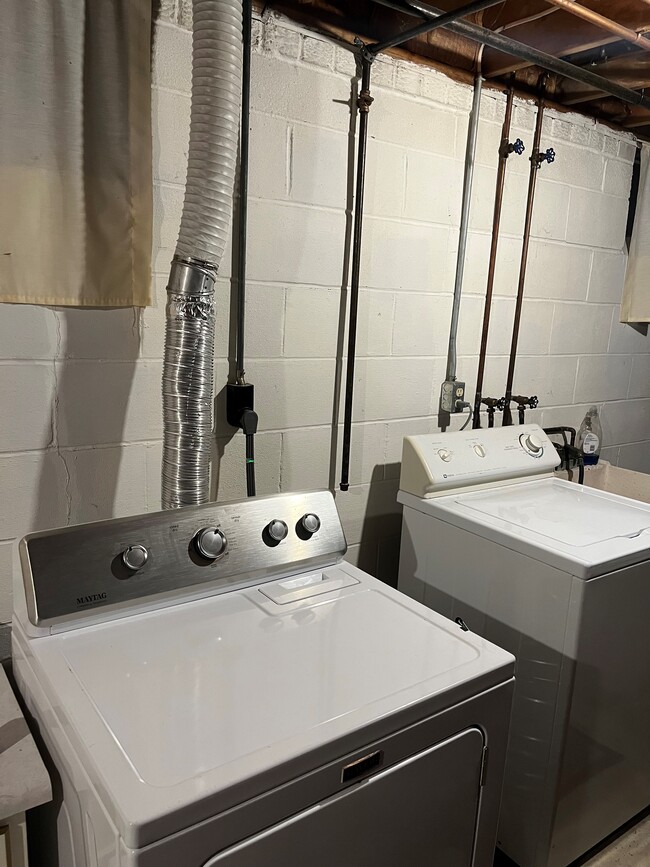 Washer/ Dryer (basement) - 18 25th St NW