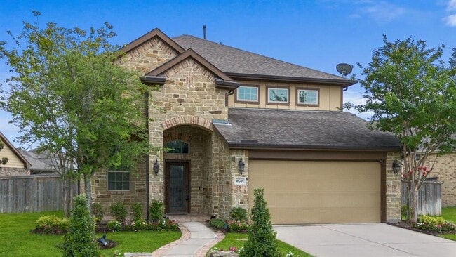 Building Photo - 16746 Highland Country Dr