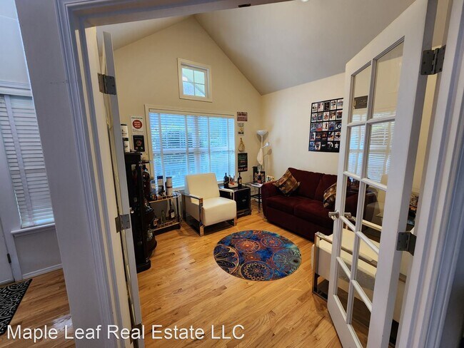 Building Photo - 5 br, 3.5 bath House - 10108 186th CT NE