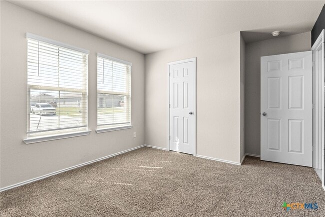 Building Photo - 4906 Karen Grn Dr