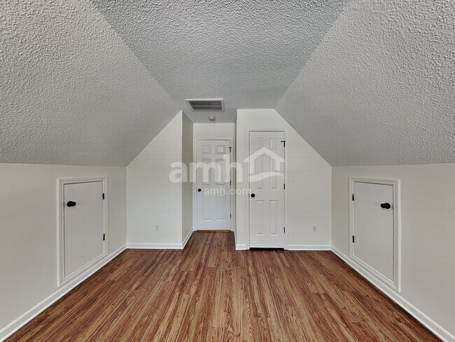 Building Photo - 6118 Goldenfield Dr