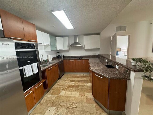 Building Photo - 170 SE 14th St