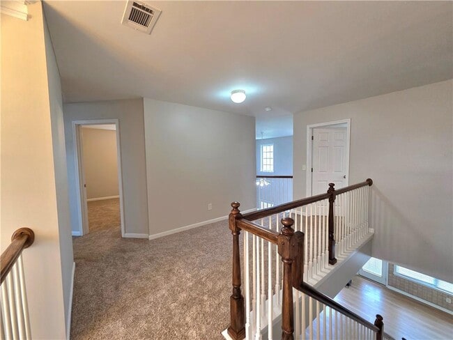 Building Photo - 621 Roxtree Ct NE