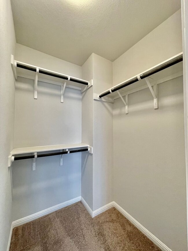 Building Photo - Beautiful Home in a Fantastic Community! Reduced Deposit!