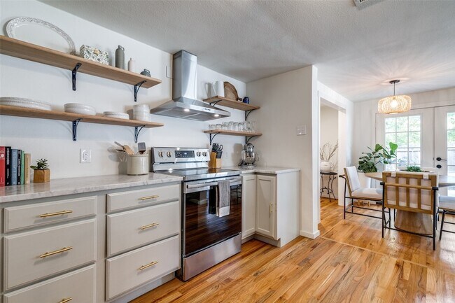 Building Photo - 5415 Dartmouth Ave