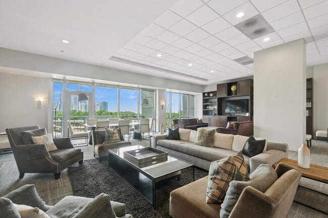 Building Photo - 1201 S Prairie Ave