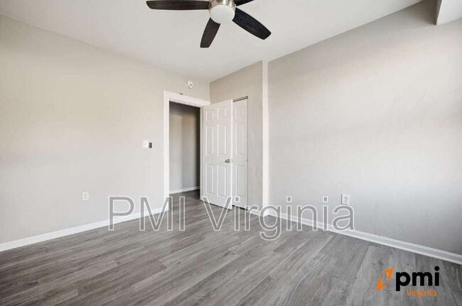 Building Photo - 703 W 29th St