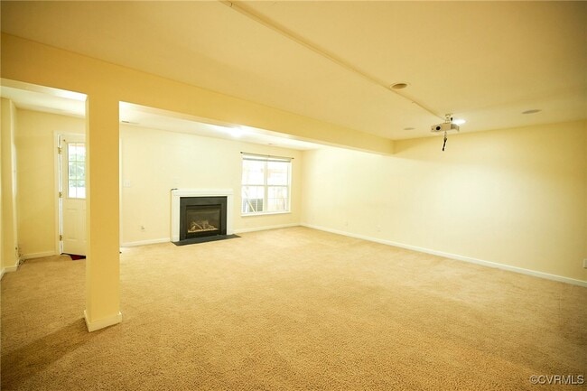 Building Photo - 444 Kingscote Ln