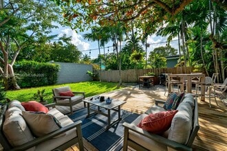 Building Photo - 970 NW 10th Ave