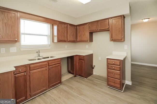 Building Photo - 7762 Briar Forest Ln