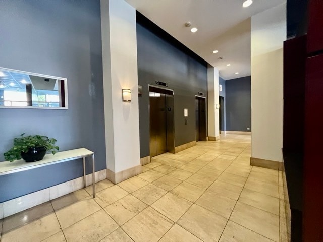 Building Photo - 1001 W Madison St