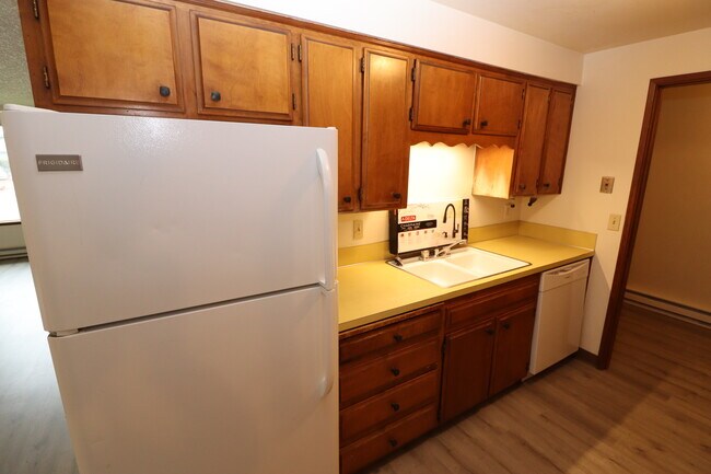 Building Photo - 4732 Cougar Ct SE