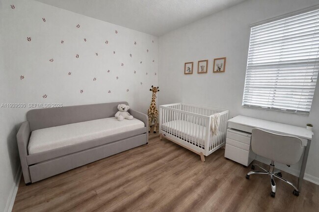 Building Photo - 909 NE 193rd Terrace