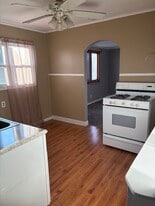 Building Photo - 87 Dempster St