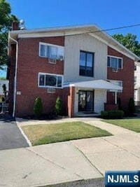 Building Photo - 117 W Roselle Ave