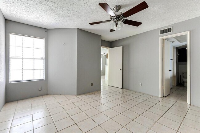 Building Photo - 2750 Holly Hall St