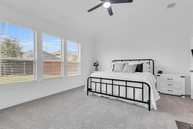 Building Photo - 2428 Mankato Dr