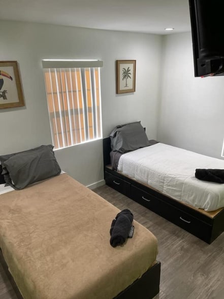 Building Photo - 14836 Archwood St