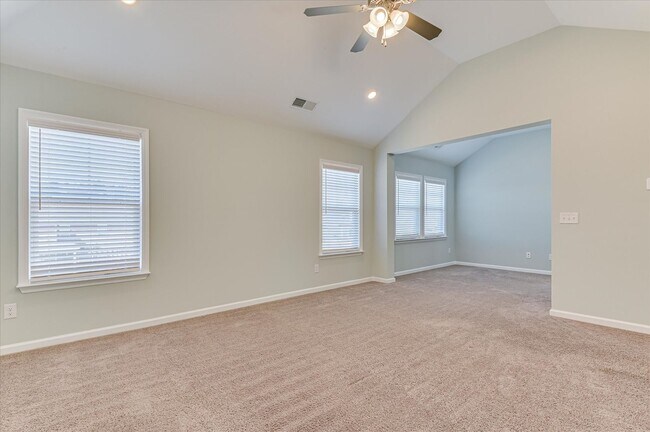 Building Photo - 705 Navan Ln