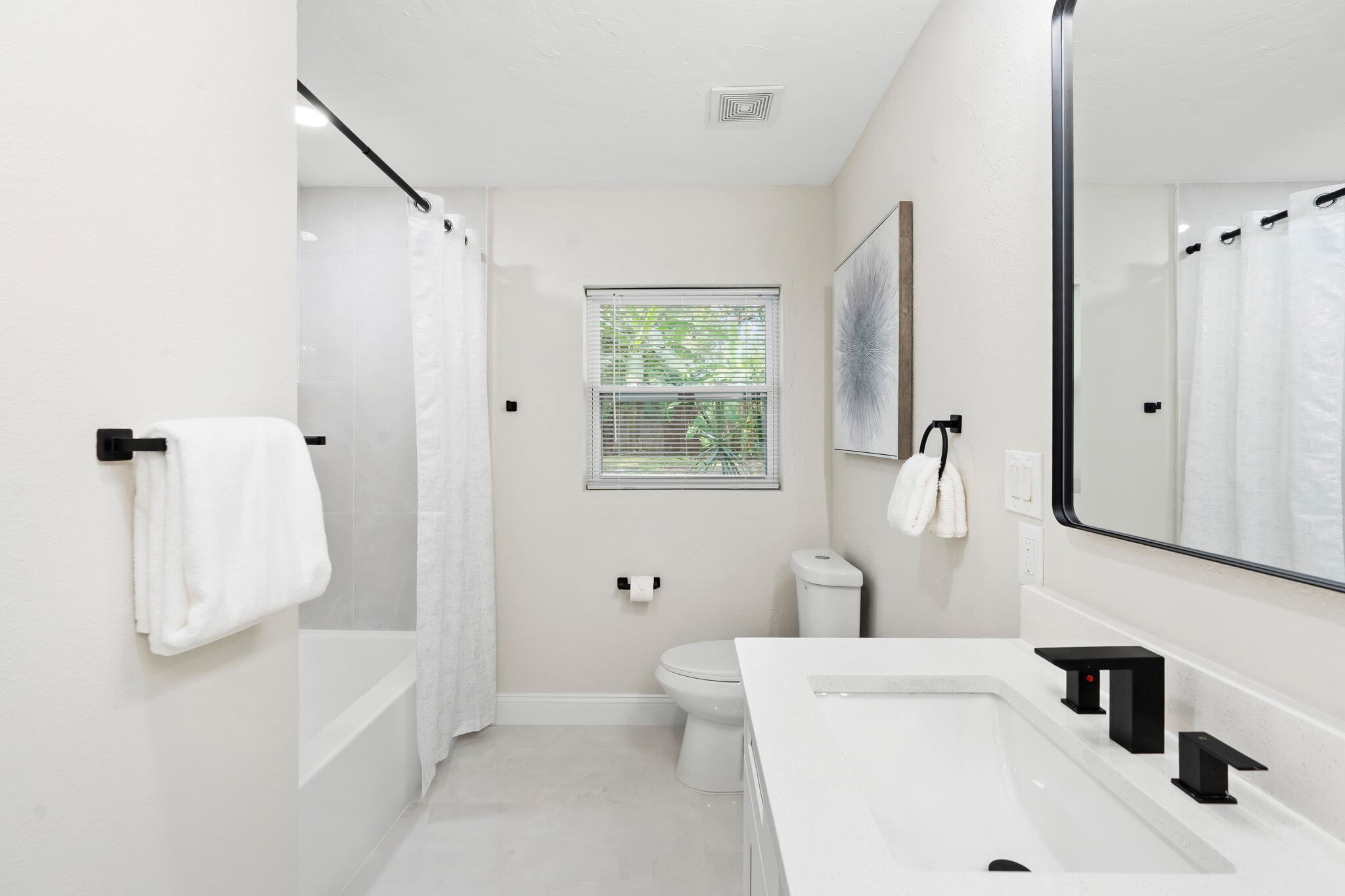 Building Photo - 505 Lake Shore Dr