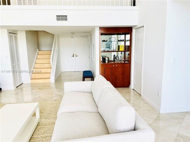 Building Photo - 151 SE 15th Rd