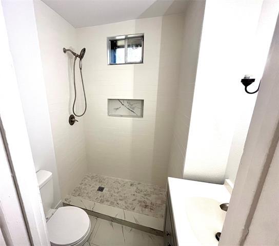 Building Photo - 918 W Eighth St