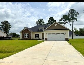 Building Photo - 174 Finch Ln