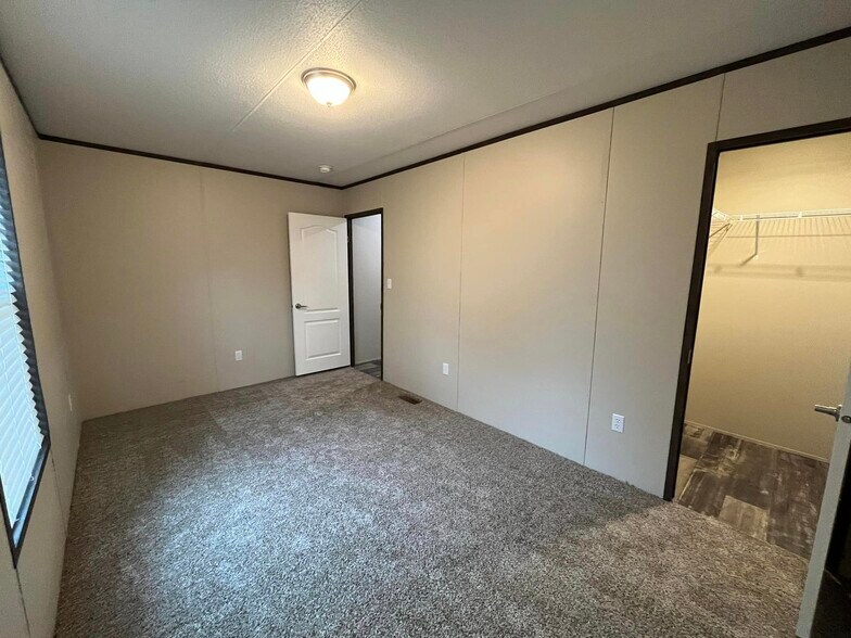 Building Photo - 126 Peggy St