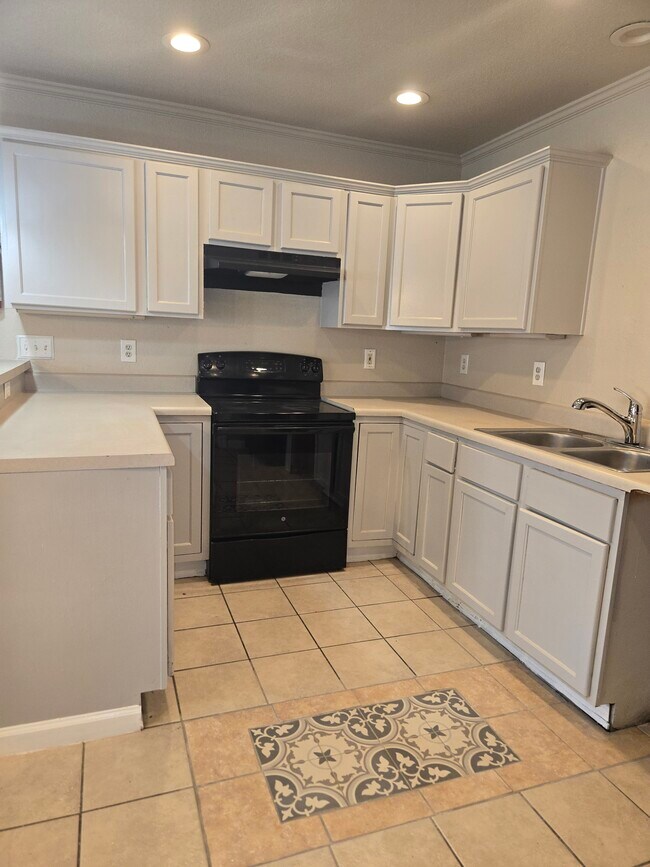 Building Photo - 9570 Bowen dr