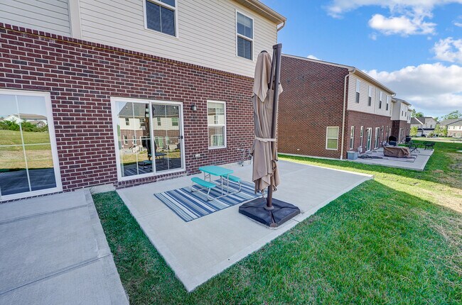 Building Photo - 7905 Pinnacle Point Dr