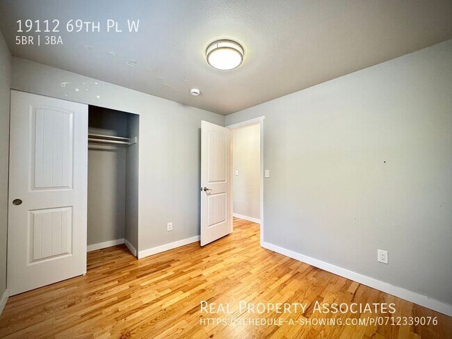 Building Photo - 19112 69th Pl W