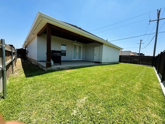 Building Photo - 2301 Lemonwood St