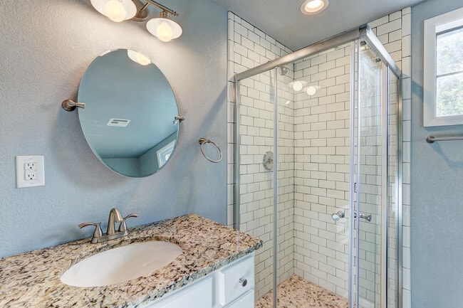 Building Photo - Remodeled Retreat w/ Covered Patio, Front ...