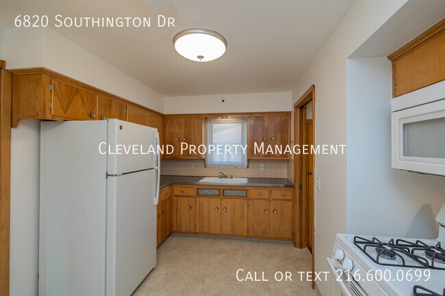 Building Photo - 6820 Southington Dr