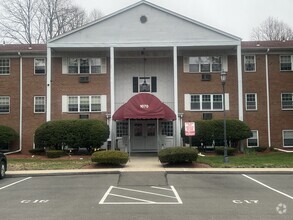 Building Photo - 1070 New Haven Ave