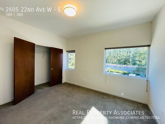 Building Photo - 2605 22nd Ave W